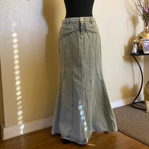 Stylish Denim Skirt